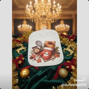 Festive Holiday Pot Holder with Santa Design Set Of 2